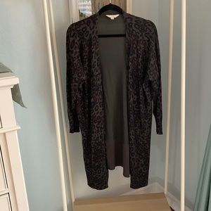 Terra & Sky 14 W Grey leopard print open long cardigan